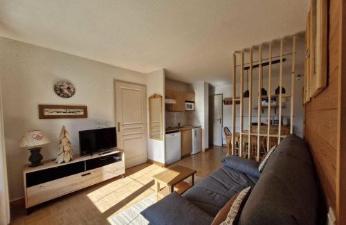 Flumet Apartamento | Cosy apartment with balcony and mountain view