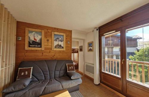 Flumet Apartamento | Cosy apartment with balcony and mountain view