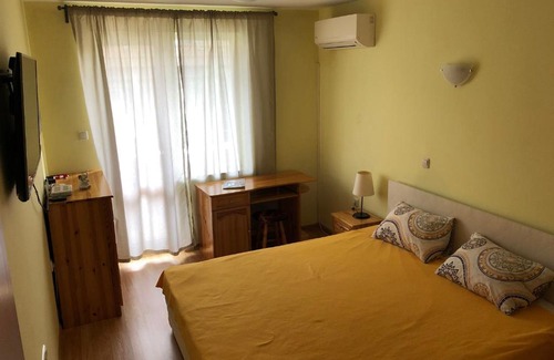 Odesos Apartamento | Cosy Apartment with beautiful terrace in the heart of Varna