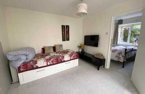 Guildford Casa | Cosy Apartment with Private Access and Kitchenette in Guildford