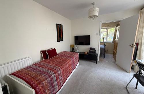 Guildford Casa | Cosy Apartment with Private Access and Kitchenette in Guildford
