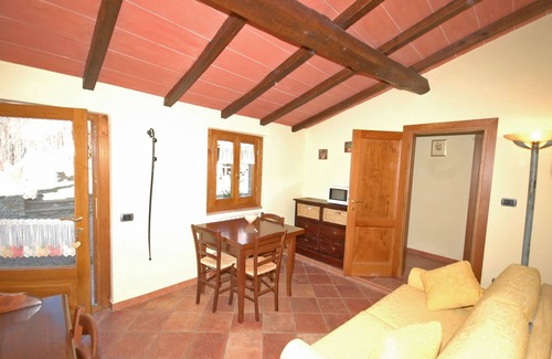Valagnesi Apartamento | Hermoso apartamento con WIFI, piscina privada, TV, balcón, vista panorámica, aparcamiento