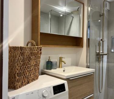 Carnot Apartamento | Cosy Appartement, Centre-ville Cannes, Terrasse, Clim