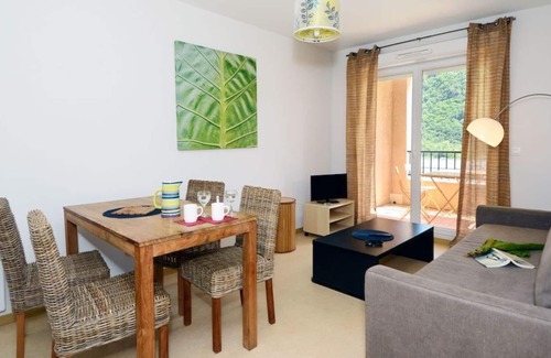 Avene Condominio | Cosy Appartement Près du Centre Thermal