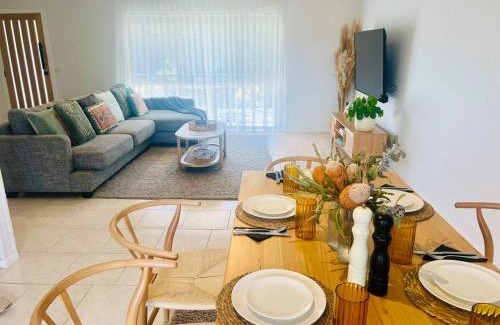 Tootgarook Casa | Cosy Beach House - Near Hot Springs.