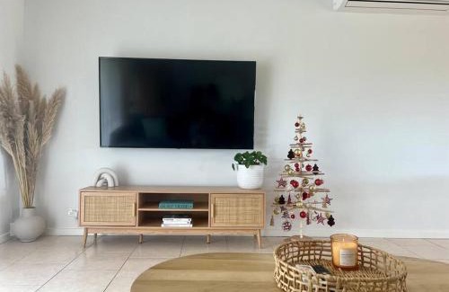 Tootgarook Casa | Cosy Beach House - Near Hot Springs.