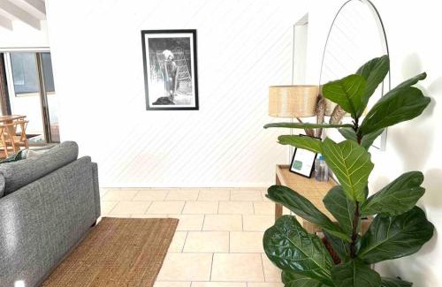 Tootgarook Casa | Cosy Beach House - Near Hot Springs.