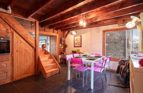 Saint-Jean-de-Belleville Chalet De Esquí | Chalet en aldea típica del valle de Belleville (Domaine des 3 Vallées)