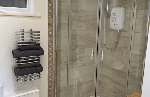 Freshwater Cabina | Cosy cabin in the beautiful West side of the Isle of Wight. Pet Friendly!