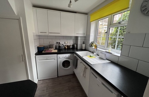 Shaftesbury Cabaña | Cosy central Shaftesbury 2 bed cottage with Parking
