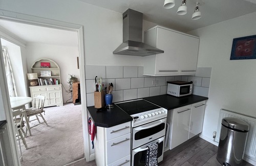 Shaftesbury Cabaña | Cosy central Shaftesbury 2 bed cottage with Parking