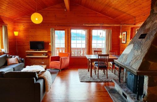 Volda Chalet De Esquí | Cosy chalet, 100m2 with fjordview!