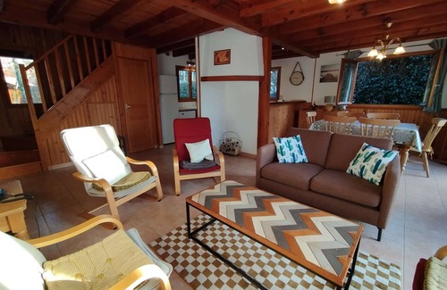 Lachapelle-Auzac Chalet De Esquí | Cosy chalet for 6 with pool and Wi-Fi, near Souillac