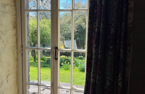 Margam Cabaña | Cosy, colourful farm cottage