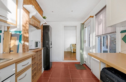 Squirrel's Heath Casa | Cosy & Comfortable Family Home in Romford| Pass The Keys