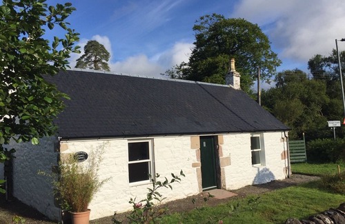 Helensburgh Cabaña | Acogedora y confortable cabaña rural histórica ubicada en el Parque Nacional Loch Lomond