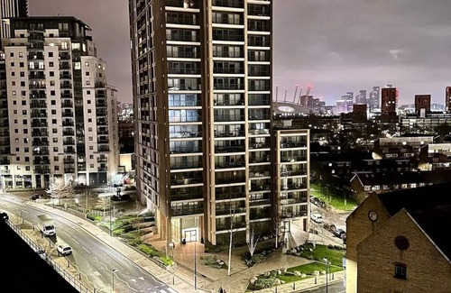 Isle of Dogs Apartamento | Cosy, Comfy 2 Bed Apartment Canary Wharf