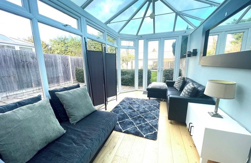 Bishop's Stortford Casa | Cosy & Convenient 4 Bedroom House in Bishops Stortford, near Stansted Airport.