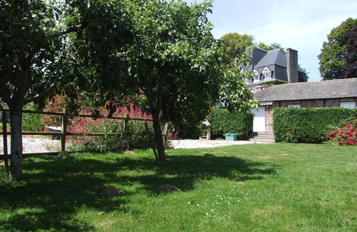 Juvigny-sous-Andaine Cabaña | Cosy Cottage in French Countryside
