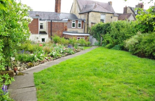 Winchcombe Cabaña | Cosy Cotswold Cottage - Penny Cottage - pet friendly - sleeps 2