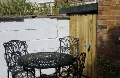 Winchcombe Cabaña | Cosy Cotswold Cottage - Penny Cottage - pet friendly - sleeps 2