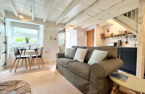 Marazion Casa | Cosy Cottage Central Marazion with Parking
