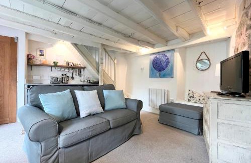 Marazion Casa | Cosy Cottage Central Marazion with Parking