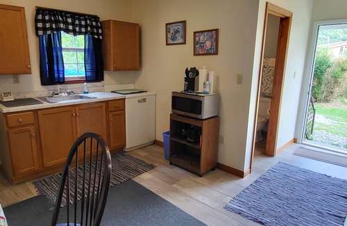 Cherokee Cabina | Cosy cottage, easy walk to casino , 5 min. From GSMNP.
