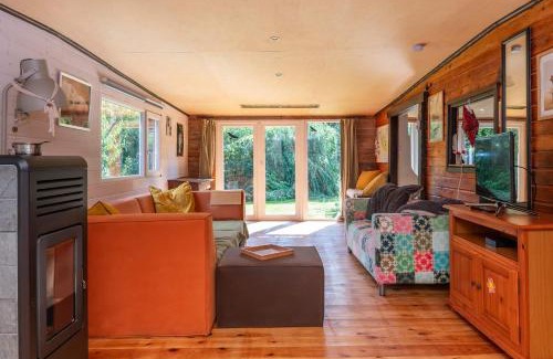 Wingene Chalet De Esquí | Cosy cottage in a wooded area