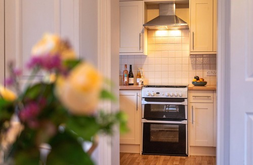 Oxford Cabaña | Cosy Cottage near Oxford, in historic property gardens