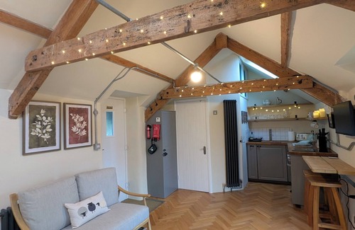 Woolfardisworthy Cabaña | Cosy Cottage, Woolsery, Pet Friendly