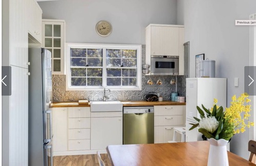 Haly Creek Cabaña | Cosy Country Cottage - Bunya Views - Dog Friendly