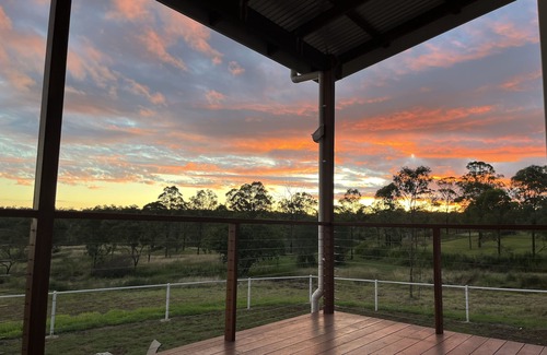 Haly Creek Cabaña | Cosy Country Cottage - Bunya Views - Dog Friendly
