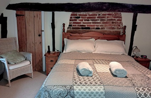 Coddenham Cabaña | Cosy country cottage in pretty Suffolk conservation village