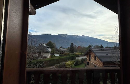 Mercury Casa | Cosy country house with mountain views.