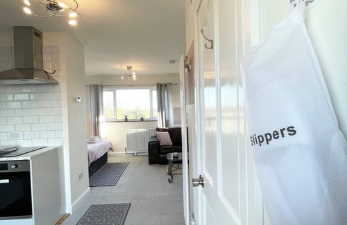 Cheswardine Apartamento | Cosy Countryside Hideaway w/ Parking, Garden, Views, Perfect For Couples/ Solos