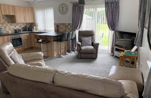 Bridlington Cabaña | Cosy Dog Friendly Cottage, Sleeps 4, Bridlington