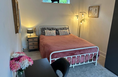 Bray on Thames Casa | Cosy Double Room 5 Minutes from Station,Peaceful Area, Only 20 Minutes to London