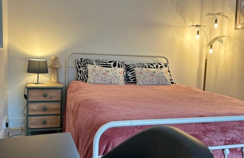 Bray on Thames Casa | Cosy Double Room 5 Minutes from Station,Peaceful Area, Only 20 Minutes to London