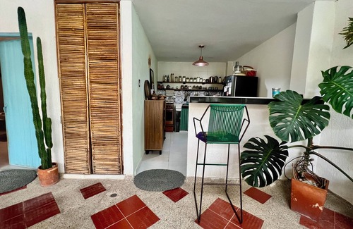 Riohacha Casa | Cosy double room ensuite bathroom. Central & 1min walk from the beach!