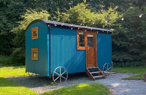 Higher Walton Cabina | Cosy en suite shepherd hut on the grounds of Historic building Samlesbury Hall