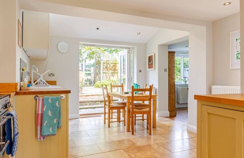 Bottlesford Casa | Cosy Family Cottage in the heart of the Pewsey Vale