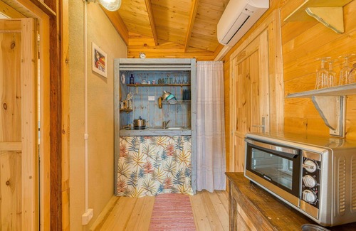 Saint-Laurent-La-Vernede Apartamento | Cosy apartment for 2 guests with A/C, WIFI, pool, TV and terrace