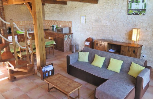 Dondas Villa | Acogedor apartamento en villa con piscina, TV, terraza, vista panorámica y aparcamiento