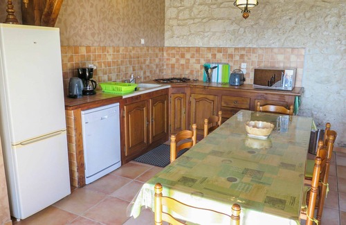 Dondas Villa | Acogedor apartamento en villa con piscina, TV, terraza, vista panorámica y aparcamiento