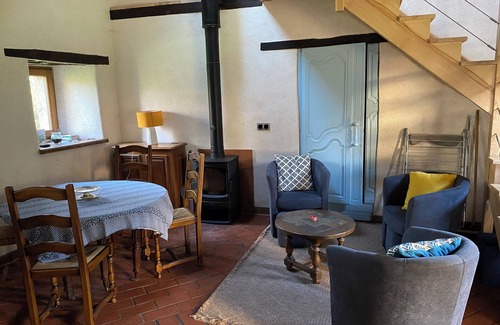 Saint-Laurent Cabaña | Cosy gîte in a manor house with private terrace on a 7-hectare property