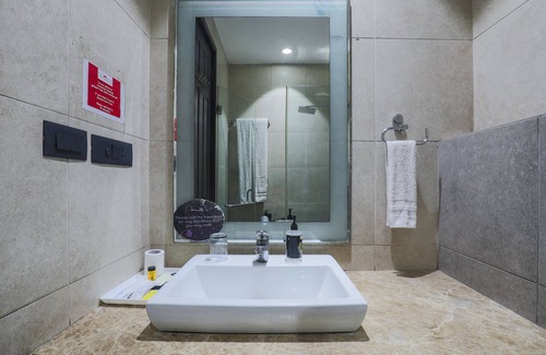 RK Puram Hotel | Cosy Grand @Chanakyapuri by The Cosy Hotels.