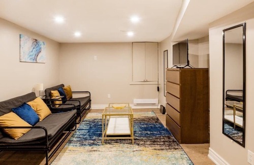 Lisgar Apartamento | Cosy! Guest Suite Near HWY transit Shops & GO!