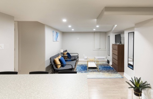 Lisgar Apartamento | Cosy! Guest Suite Near HWY transit Shops & GO!