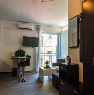 Kypseli Apartamento | Cosy Hive in Athens